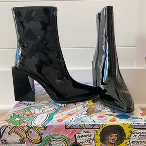 Jeffrey Campbell LA-Siren black patent bootie